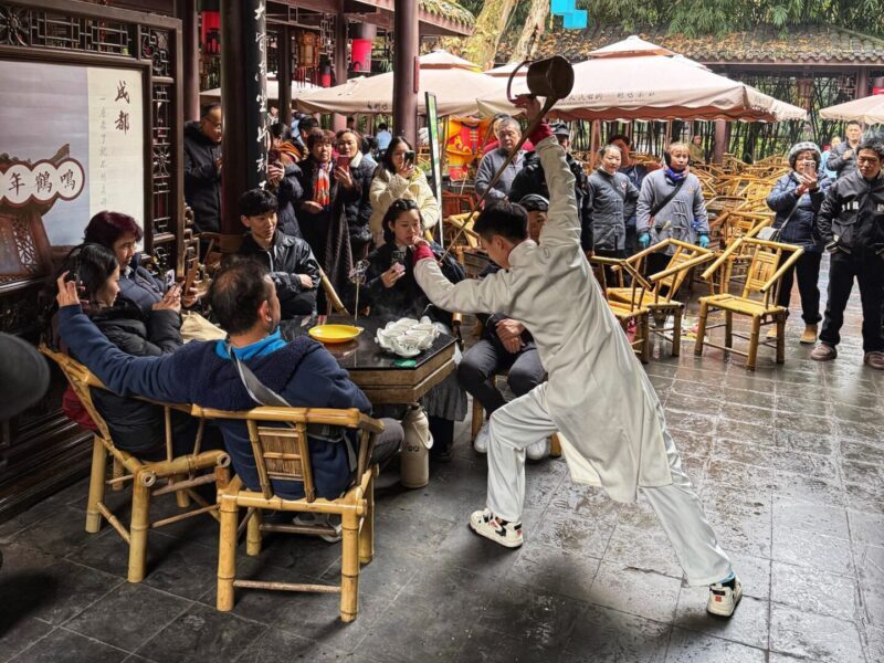 Art of tea pouring at Heming teahouse