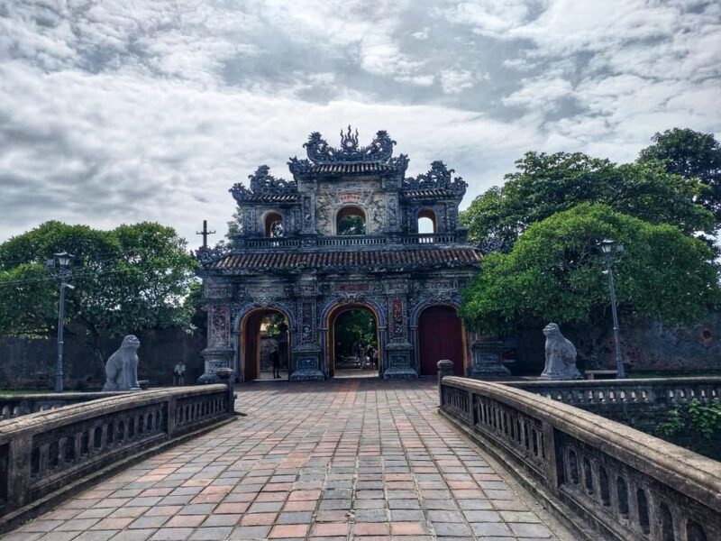 Hue Royal Tomb - Duc Duc Tomb