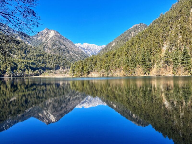 Jiuzhaigou Mirror Lake